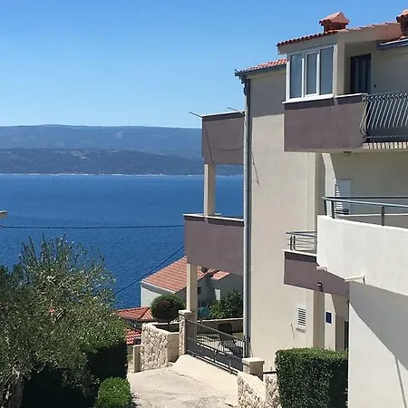 Stanici 2763c * Omiš